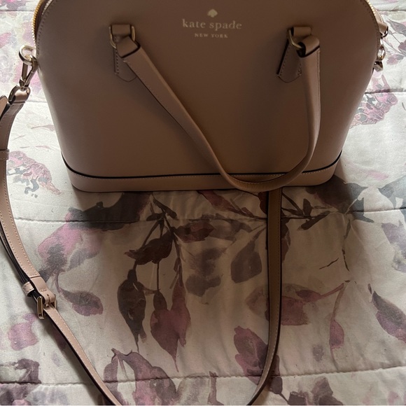 ‼️SOLD‼️Mint condition Kate spade purse 👛 - Picture 3 of 5